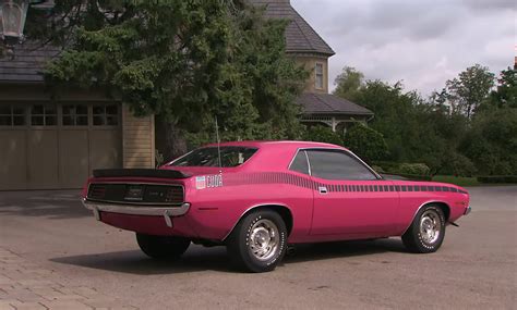 Stunning 1970 Plymouth 'Cuda AAR Comes Out of Storage, Flaunts Rare Color - autoevolution