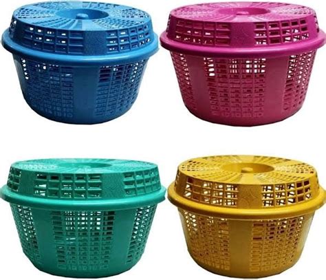 Storage basket with cover