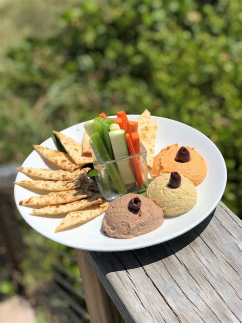 Mediterranean Hummus Platter