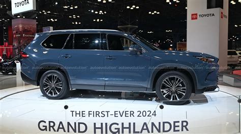 Storm Cloud 2024+ Toyota Grand Highlander Photos | Toyota Grand ...