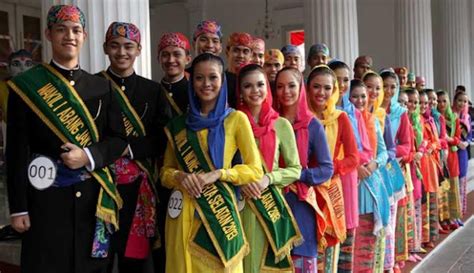 Nama Pakaian Adat Betawi