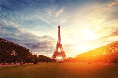 Como visitar a Torre Eiffel em Paris? - UMA VOLTA