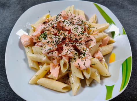 Nudeln mit Lachs und heller Dill Sauce – Randnotizen.org