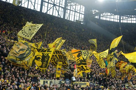 Dortmund Yellow Wall Wallpaper - Borussia Dortmund Fans Show Spectacular Tifo On Yellow Wall ...