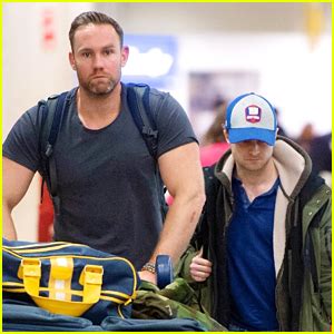 Daniel Radcliffe Arrives at JFK Airport With A Super Hot Bodyguard ...