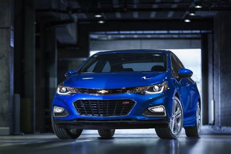 2016 Chevy Cruze Sedan Starts at $17,495, Undercuts the Civic by Two Grand - autoevolution