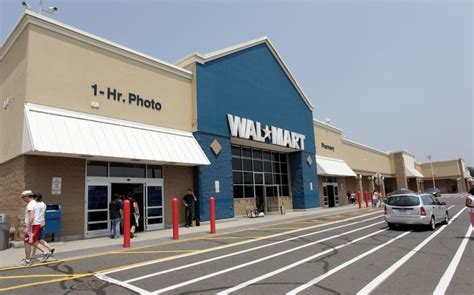 Walmart to close one of its two Norwalk stores this fall | Hartford Business Journal