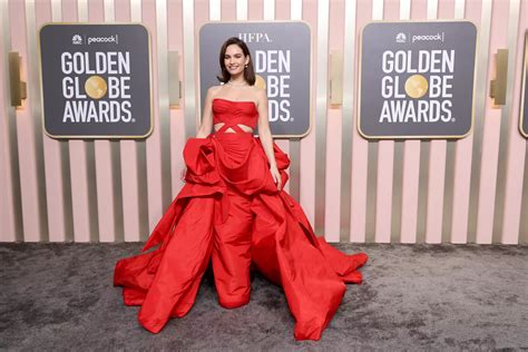 THE BEST DRESSED STARS AT THE GOLDEN GLOBES 2023 - PASHION Magazine