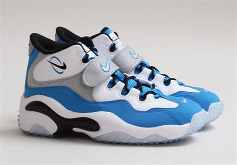 Nike Zoom Turf "Barry Sanders" - Available - SneakerNews.com