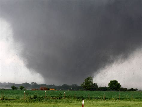 Monster Oklahoma tornado kills 51 // Omg - mitsueki ♥ | Singapore Lifestyle Blogger - Food ...