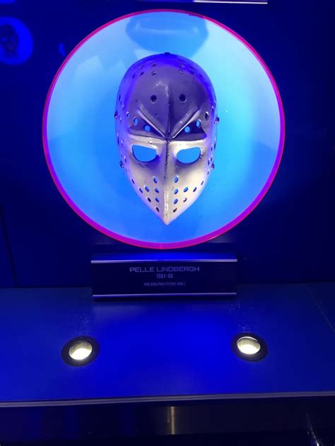 Pelle Lindbergh goalie mask at the Hockey Hall of Fame : r/Flyers