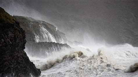 Images of Hurricane Ophelia Ireland - Storm Ophelia pictures - My Ireland Tour