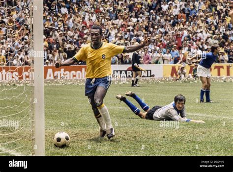 World cup final 1970 brazil 4 italy 1 azteca hi-res stock photography ...