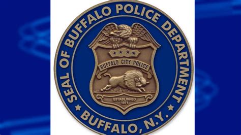 Buffalo police officers serenade restaurant staff – WPXI