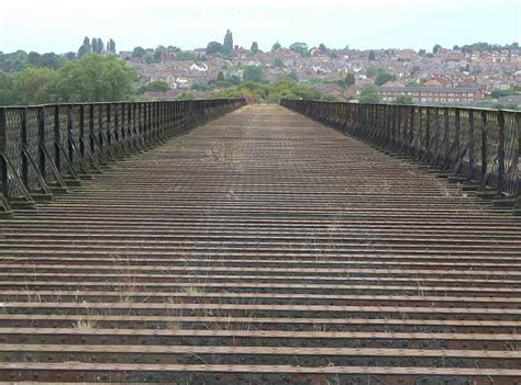 On Bennerley Viaduct © Alan Murray-Rust cc-by-sa/2.0 :: Geograph ...