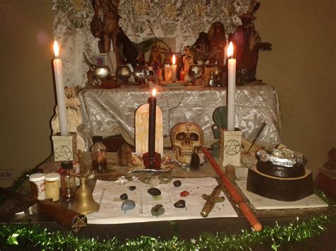 RITUAL WICCAN ALTAR Wiccan Altar, Paganism, Altars, Occult, Witchcraft ...