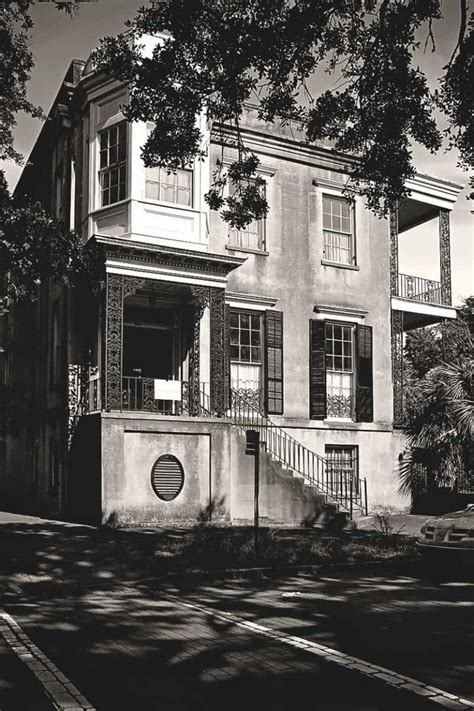 The 11 Most Haunted Places in Savannah Georgia - Savannah First-Timer's ...