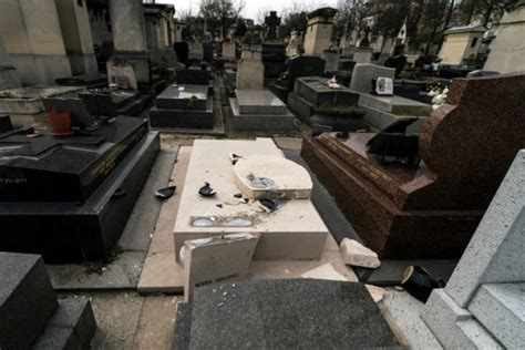 Paris tomb of US artist Man Ray desecrated - Breitbart