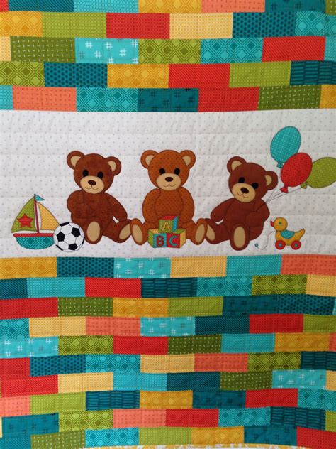 Teddy bear appliqued baby quilt | Bear quilts, Baby quilts, Toddler quilt