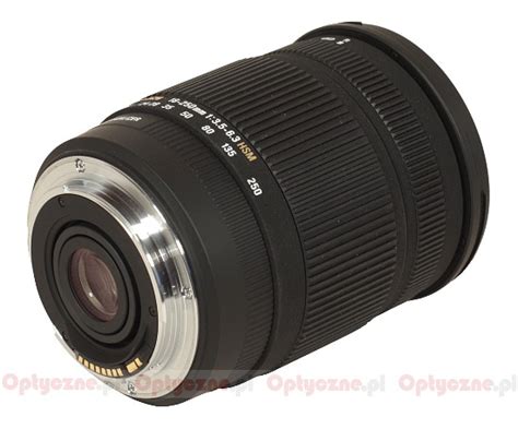 Sigma 18-250 mm f/3.5-6.3 DC OS HSM review - Build quality and image stabilization - LensTip.com