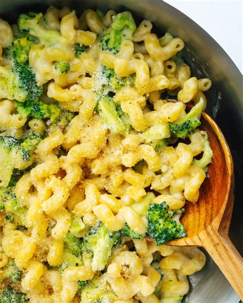 Healthy Mac and Cheese with Broccoli – A Couple Cooks - Ethical Today