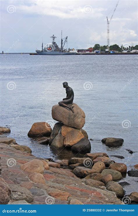 Little Mermaid statue editorial photography. Image of little - 25880332