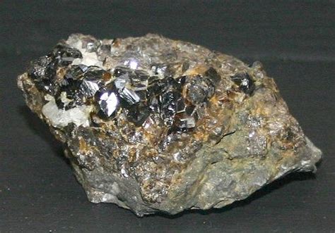 Oxide Minerals Image Gallery and Descriptions