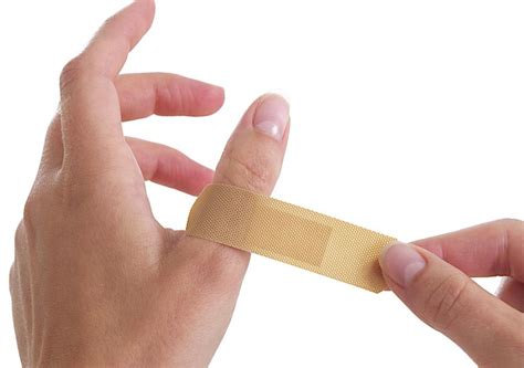 What are Fingertip Bandages? (with pictures)