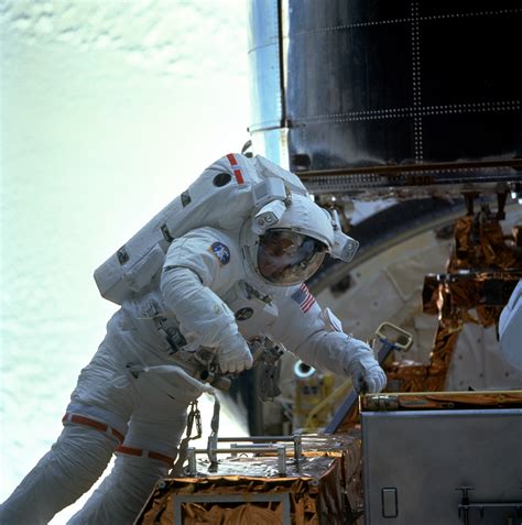 Astronaut Mike Foale: A Legend for Britain and the US Leaves NASA ...