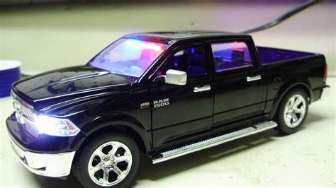 Custom 1:24 2014 Dodge Ram 1500 undercover police diecast model with working lights & siren ...