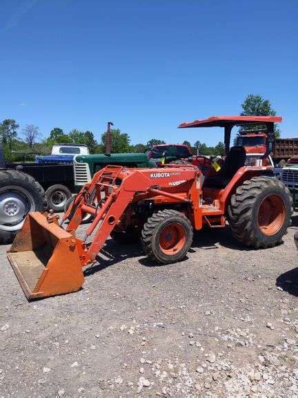 KUBOTA 4200 W/ KUBOTA LA680 LOADER GST & BUCKET - EK Auctioneers LLC