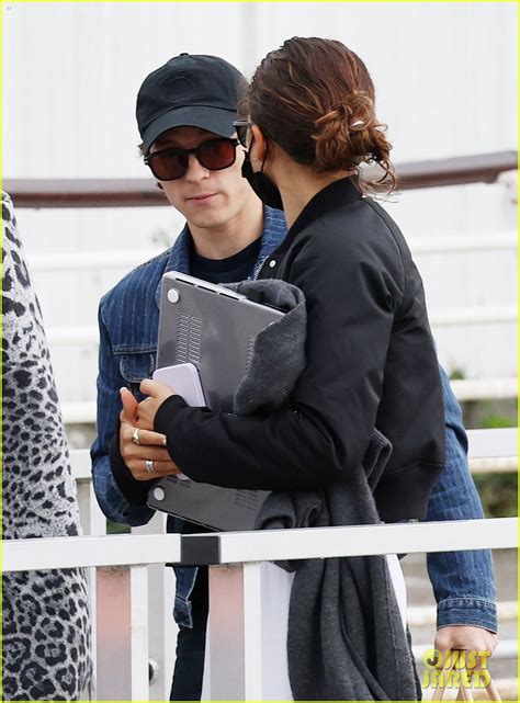 Zendaya & Tom Holland Leave Venice After Quick Trip: Photo 4934439 ...