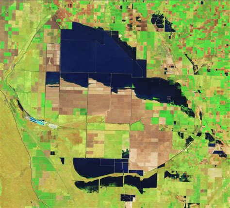 Tulare Lake Flooding Due to Snowpack Melt Seen From Space - Newsweek