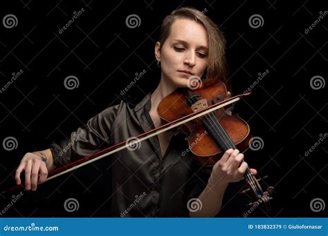 Professional Female Violinist Playing in a Concert Stock Image - Image of background, concert ...