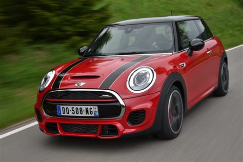 MINI John Cooper Works F56 in Chili Red