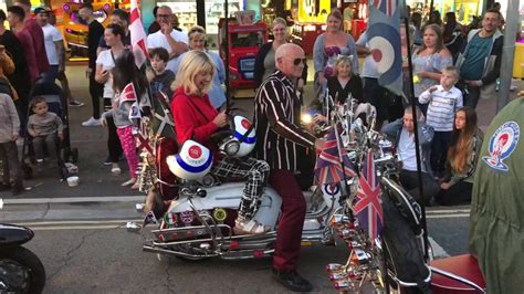 Dawlish carnival parade 2018 - YouTube
