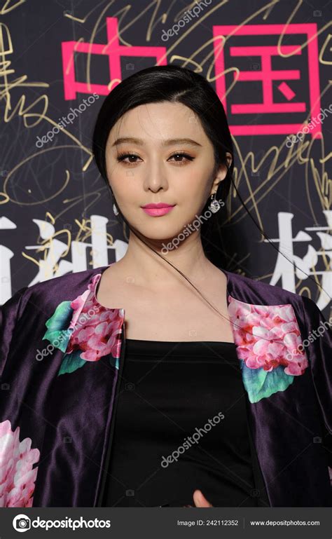 Chinese Actress Fan Bingbing Poses She Arrives Red Carpet 2013 – Stock Editorial Photo ...