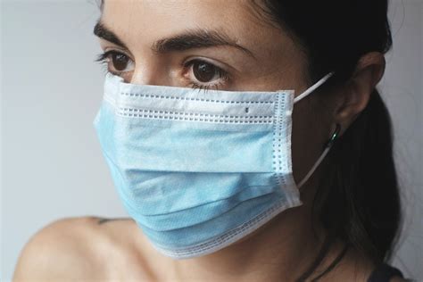 Are you doing it wrong? Doctors explain how to properly wear a mask and why