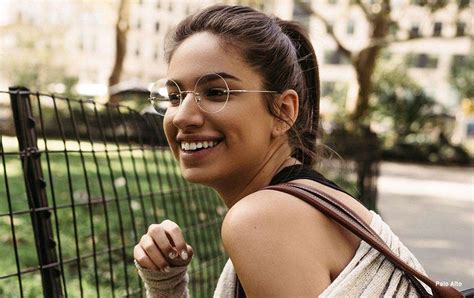 Are Rimless Glasses Out of Style? | Blog | Eyebuydirect