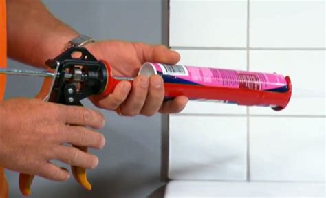 How to use silicone sealants - Easy As Gardening Guide | Mitre 10