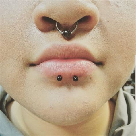 Dolphin Bites Piercing [30 Ideas]: Pain Level, Healing Time, Cost, Experience - Piercee