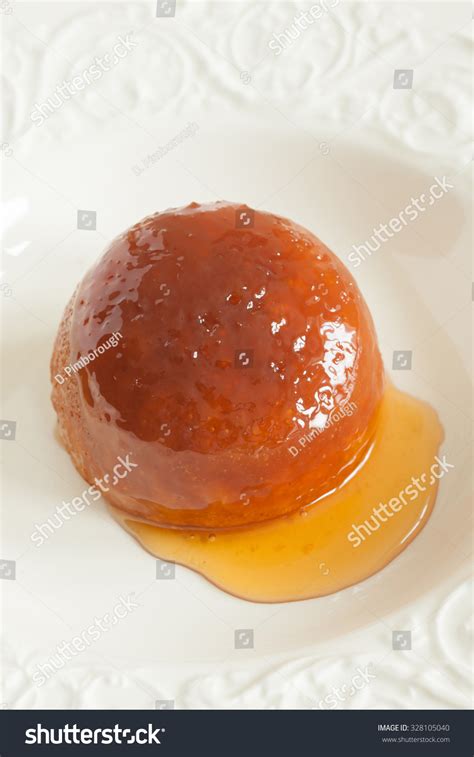 Steamed Golden Syrup Sponge Pudding Stock Photo 328105040 : Shutterstock