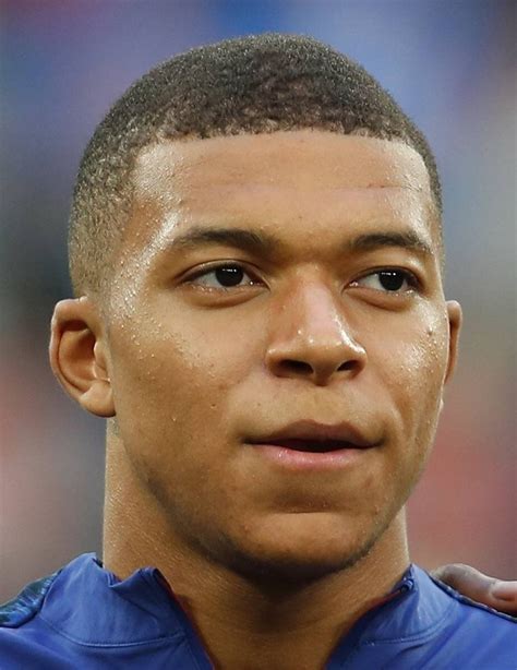 Kylian Mbappé - Profil du joueur 18/19 Funny Soccer Videos, Soccer Gifs ...