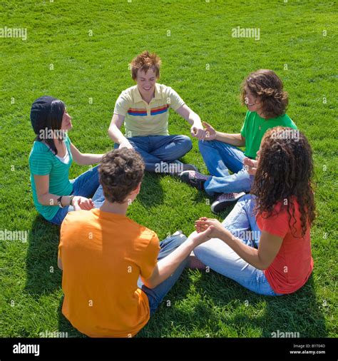 Teens praying group hi-res stock photography and images - Alamy