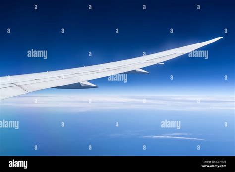 Boeing 787 wing Stock Photo - Alamy