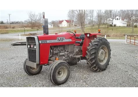 1982 Massey Ferguson 255 Farm Tractor