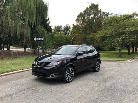 2022 Nissan Rogue Sport: 93 Exterior Photos | U.S. News