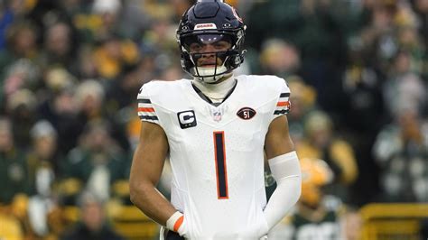 NFC Notes: Justin Fields, Jeff Hafley, Matt LaFleur, Bears, Packers ...