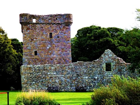 Loch leven Castle