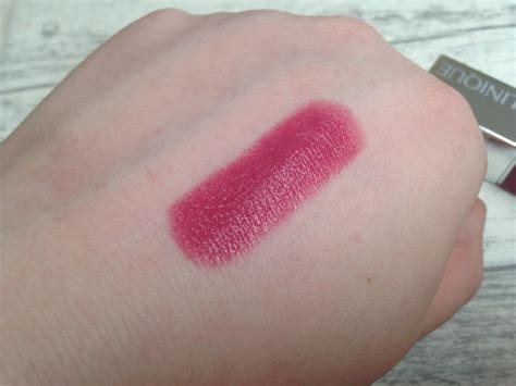 Clinique Plum Pop Lipstick | Review & Swatches | Freshly Pressed Beauty